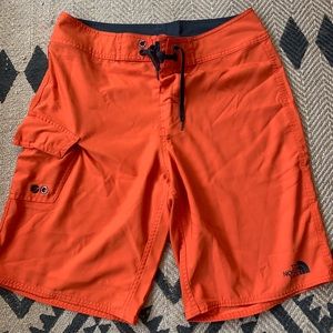 Like New!! The North Face boardshorts